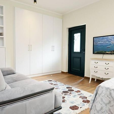 Urban Escape For Two In Kotor 아파트 외부 사진