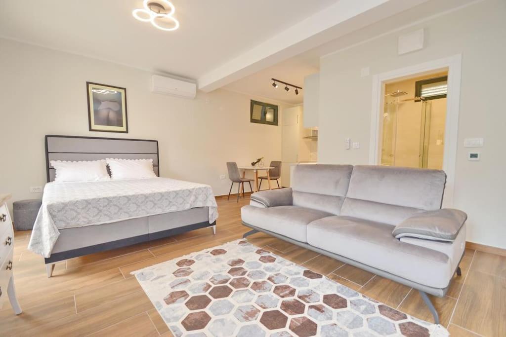 Urban Escape For Two In Kotor 아파트 외부 사진