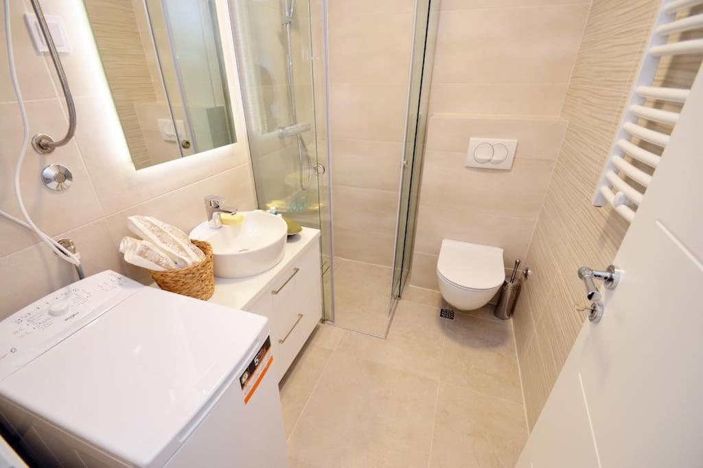 Urban Escape For Two In Kotor 아파트 외부 사진