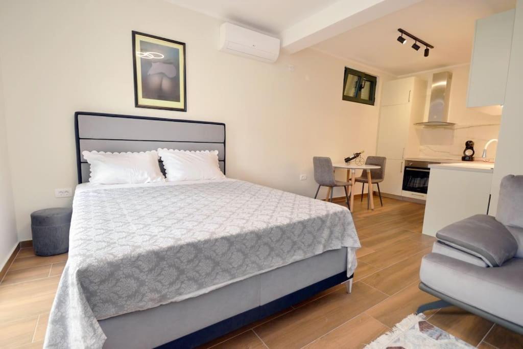 Urban Escape For Two In Kotor 아파트 외부 사진